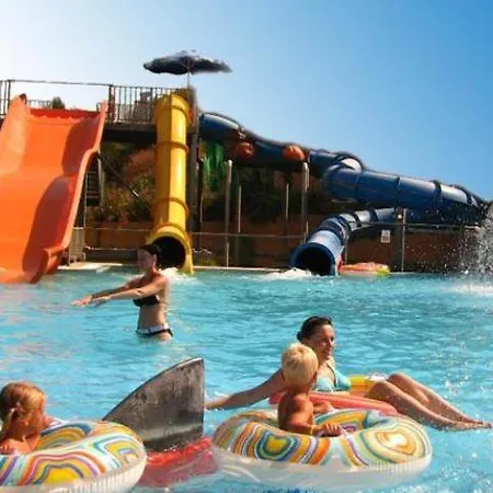 Ionian Sea & - Aqua Park Ξενοδοχείο