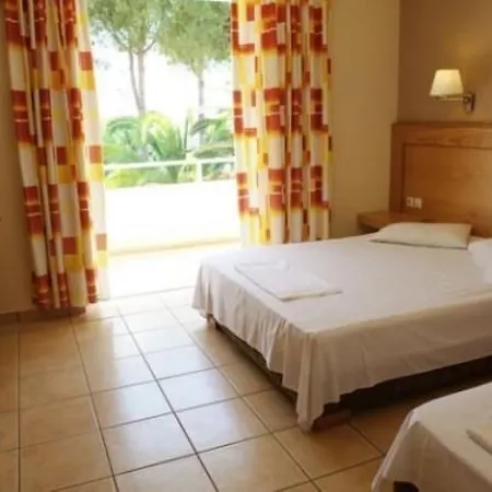 Ionian Sea & - Aqua Park فندق Kounopetra